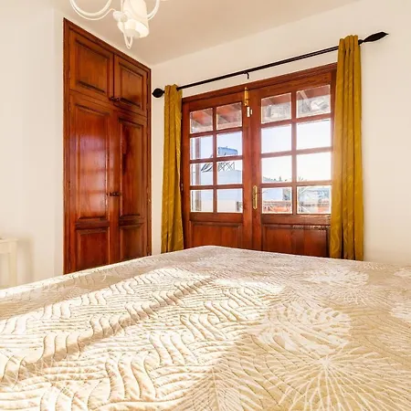 Ferreira House *